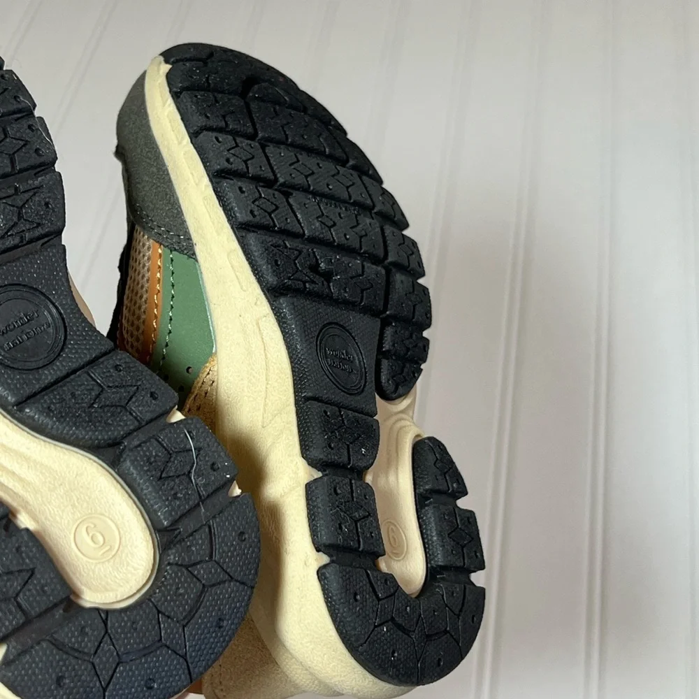 Wonder Nation Size 6 Brown and Green Kids Sneakers NWT